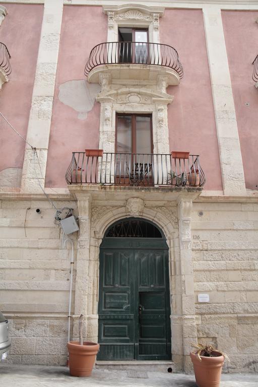 Maestranza Holiday Syracuse Exterior foto